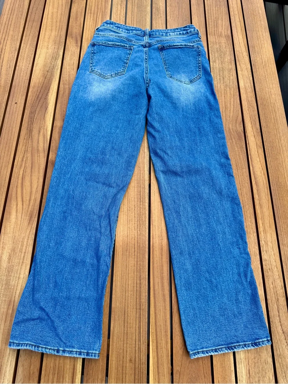 S.O.N.G. 90’s Boyfriend Jeans in Light Blue - Distressed High-Rise Denim